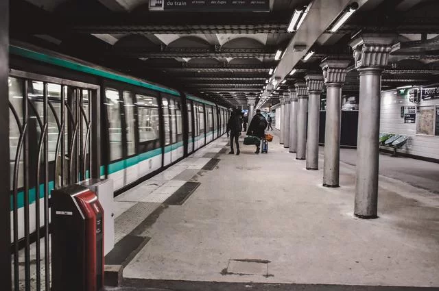 Florian Olivo / Unsplash Metro
