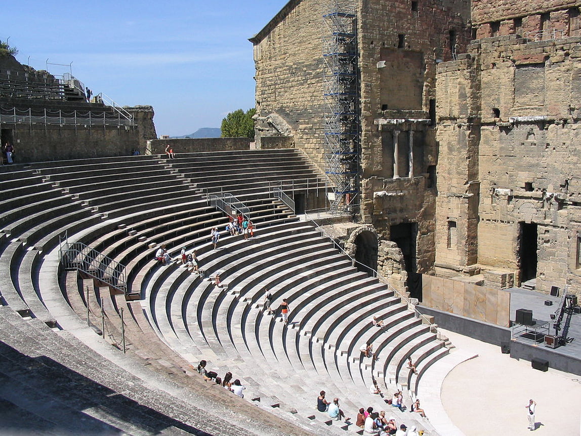 Waar kunt u heen gaan in de Provence: route met de auto voor 2 weken
