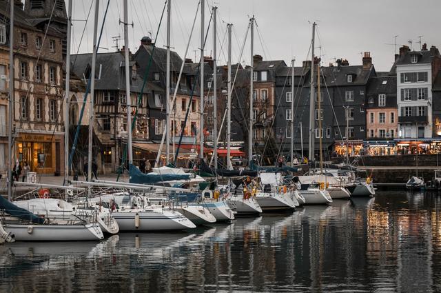 Clémence Bergougnoux / Unsplash Honfleur