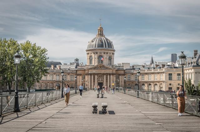 Louis Paulin / Unsplash Pont des Arts