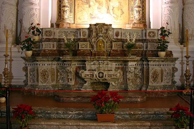 Hoofdstraat Taormina Corso Umberto, het plein en de kerk van St. Catherine