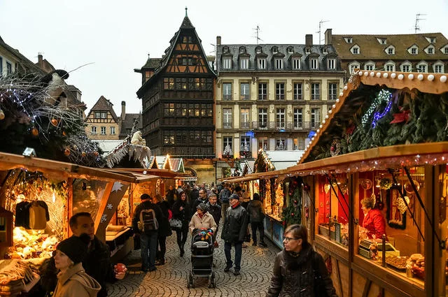 Bewonder de grote kerstboom