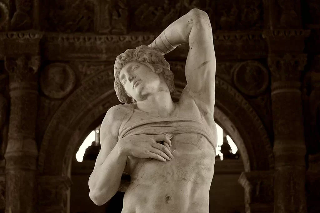 Louvre in 2 uur: Stervende slaaf Louvre in 2 uur: Stervende slaaf