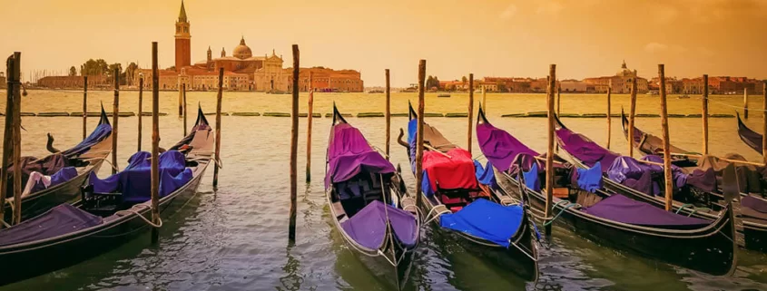 Gondels in Venetië