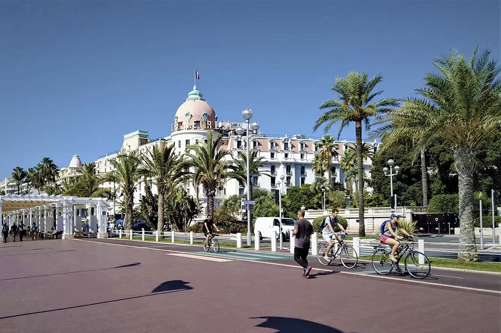 Waar verblijven in Nice: Promenade des Anglais Waar verblijven in Nice: Promenade des Anglais