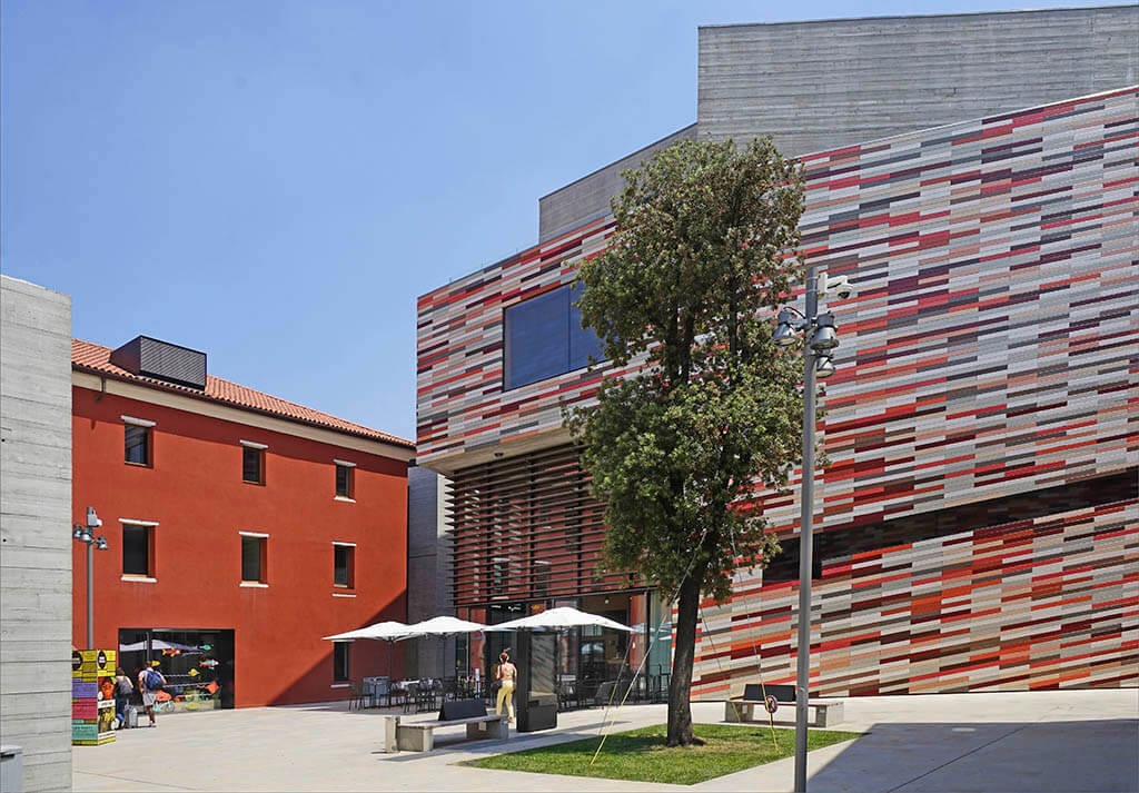 Le musée M9 dans le nouveau quartier (Mestre, Vénétie) Mestre — Venetië vasteland